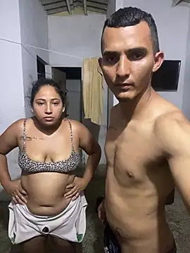 Show modela twoplay15 na web-kameri