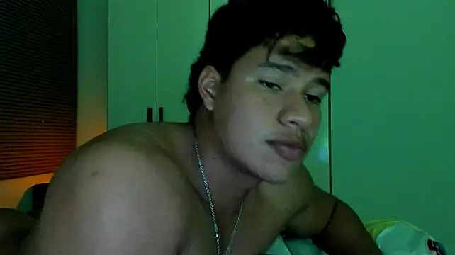 Show modela Brice_Kent na web-kameri