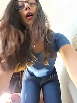 Chat +18 de kittykawaii11 ao vivo