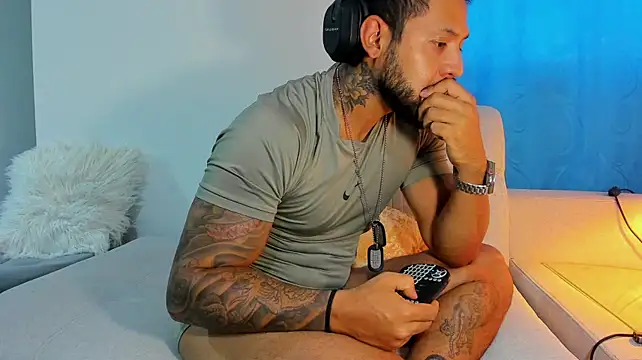 angimilf Webcam Show