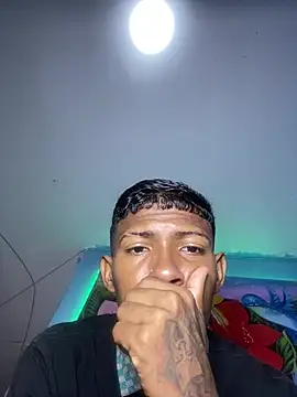 Show modela puroencanto na web-kameri