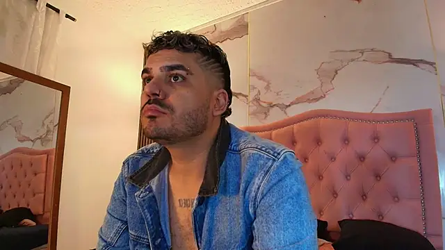 Show modela Kevin_Spenser na web-kameri