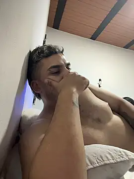 Show modela Kevin_Spenser na web-kameri