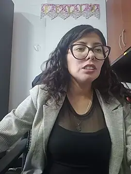 Show de CamiLatina_love na webcam