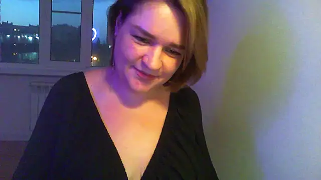 Lunessara Adlı Modelin Canlı XXX Sohbeti