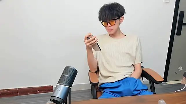 YT_11 Show in webcam