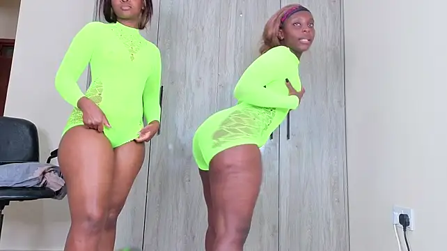 Show de webcam de Curves_Everywhere