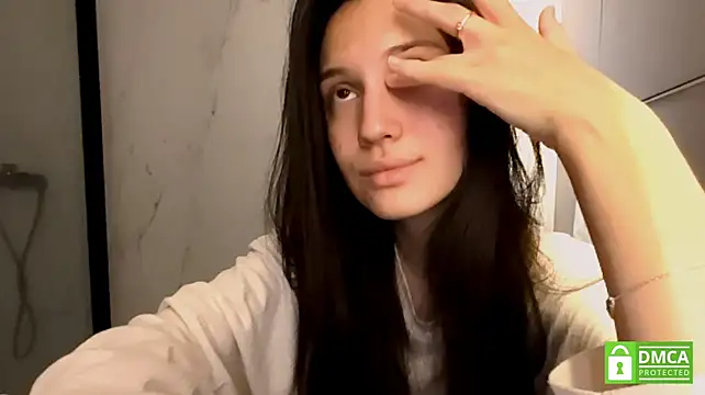 MarinaTurayn Webbikameraesitys