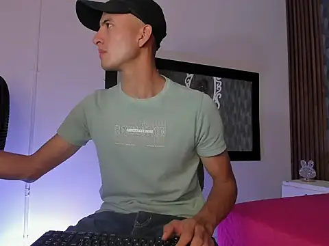 mathews_43 Шоу с уебкамера