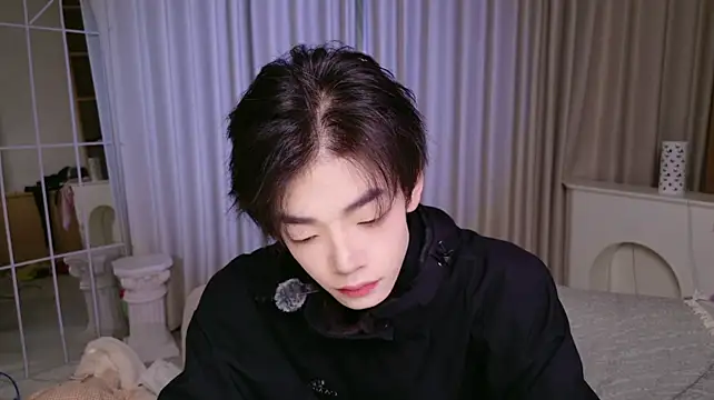 XiaoZeouba's Webcam Show