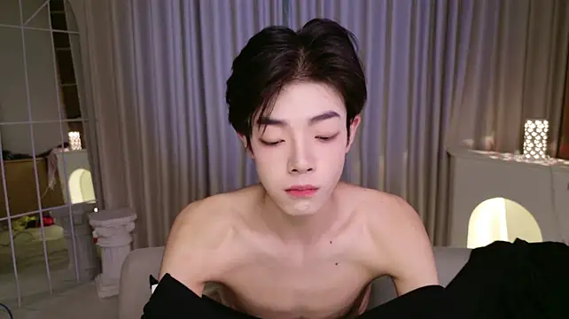 XiaoZeouba's Webcam Show