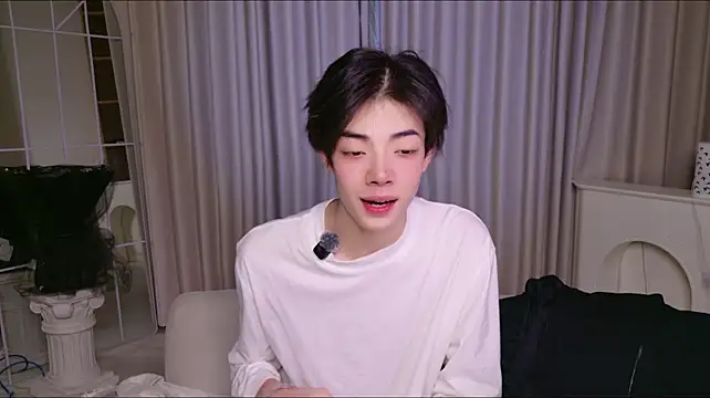 XiaoZeouba Webcam show