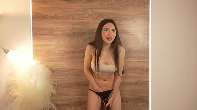 Pokazy przed kamerką – miss_miashine