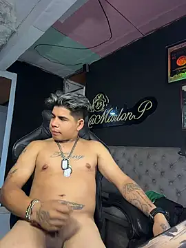 Show modela Noir_Desiree na web-kameri