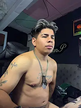 Show modela Noir_Desiree na web-kameri