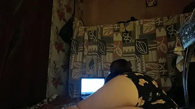 XXX chat uživo modela ulialilo