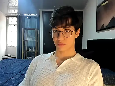TheBluePrince Show in webcam