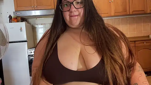 Show modela alealexysbbw na web-kameri