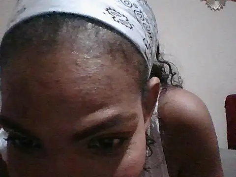 emaluna26's Webcam Show