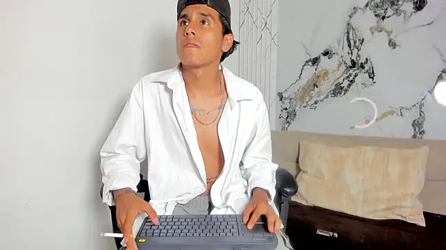 Show de oliverSky_ na webcam