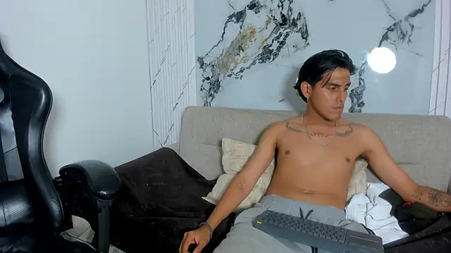 oliverSky_ Webcam show