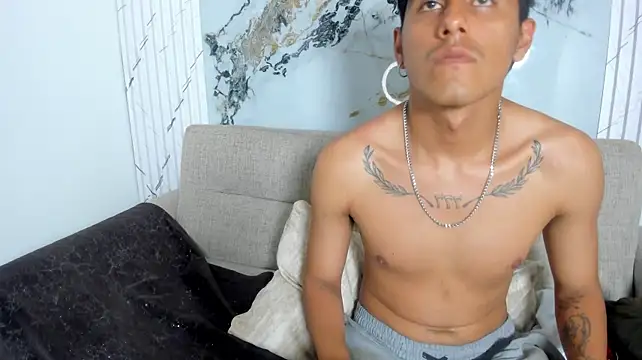 oliverSky_ Show in webcam