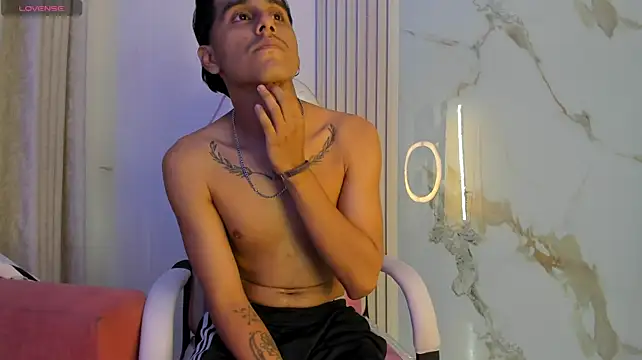 Show modela oliverSky_ na web-kameri