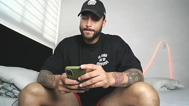ClayBrown webkamerás műsora