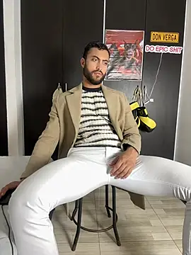 عرض كام ClayBrown