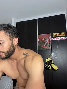 ClayBrownn Webbikameraesitys
