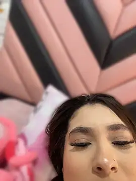 luna_priv's Webcam Show