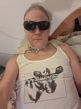 Show modela BeauCousteau na web-kameri
