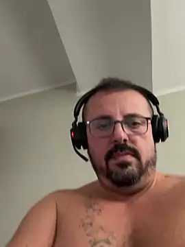 Show modela Frankyles86 na web-kameri
