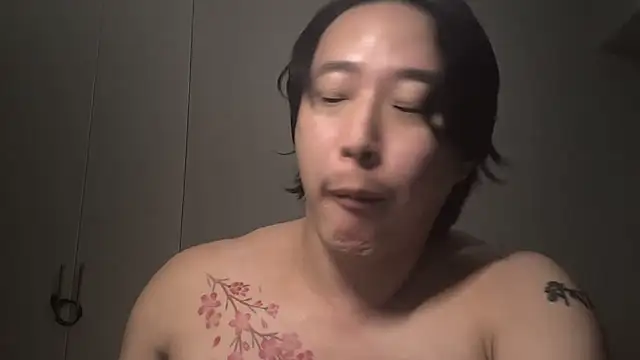 Show de straightsakura na webcam