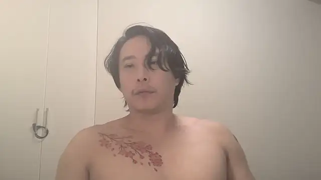 straightsakura Show in webcam