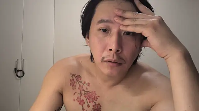 straightsakura Webcam Show