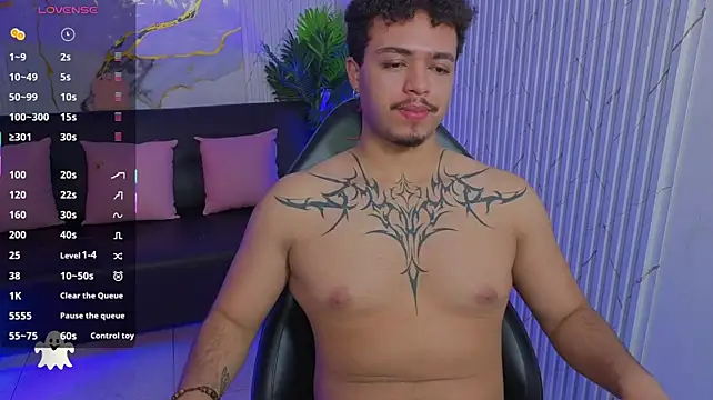Dominic_tay Show in webcam
