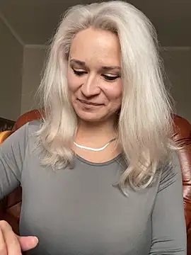 Moonflower_lily Webcam-Show