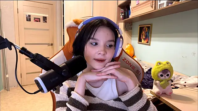 EarleenSchomas Webcamshow