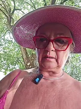 Pokazy przed kamerką – Hot-Muci