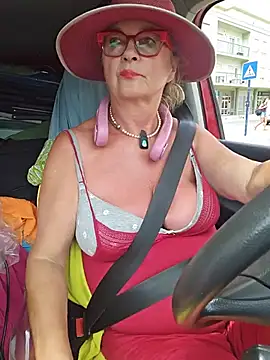 Pokazy przed kamerką – Hot-Muci