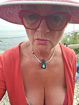 Hot-Muci webkamerás műsora