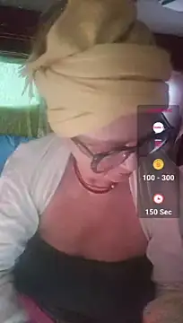 הופעת וובקאם של Hot-Muci