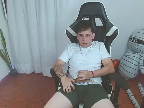 Show modela 420Liam na web-kameri
