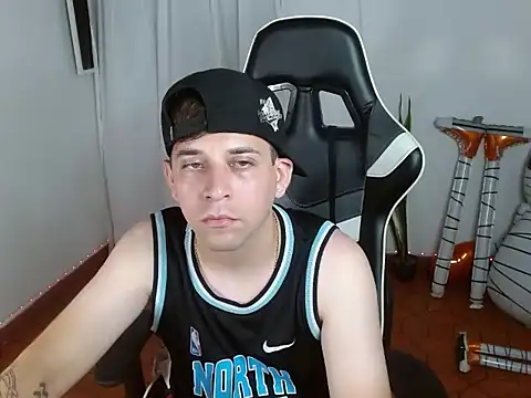 Show modela 420Liam na web-kameri