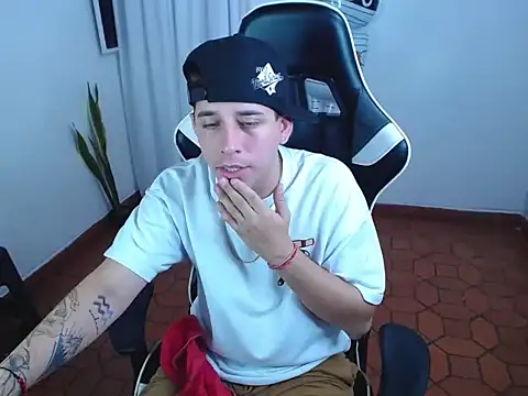 420Liam Show in webcam