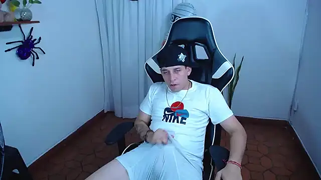 Вебкам-шоу 420Liam