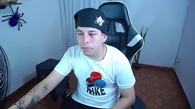 420Liam Show in webcam