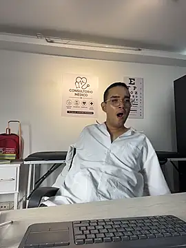 Maxximo_Stone Show in webcam