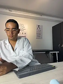 Pertunjukan Kamera Web Maxximo_Stone
